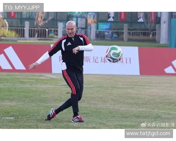 齐达内：从天才少年到足球传奇的辉煌历程与不朽足迹